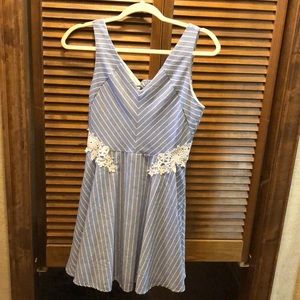 Francescas dress, size xs never worn